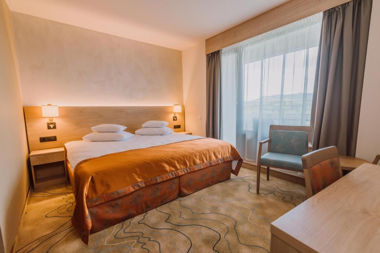 Hotel Ensana Ursina Sovata Esterno foto